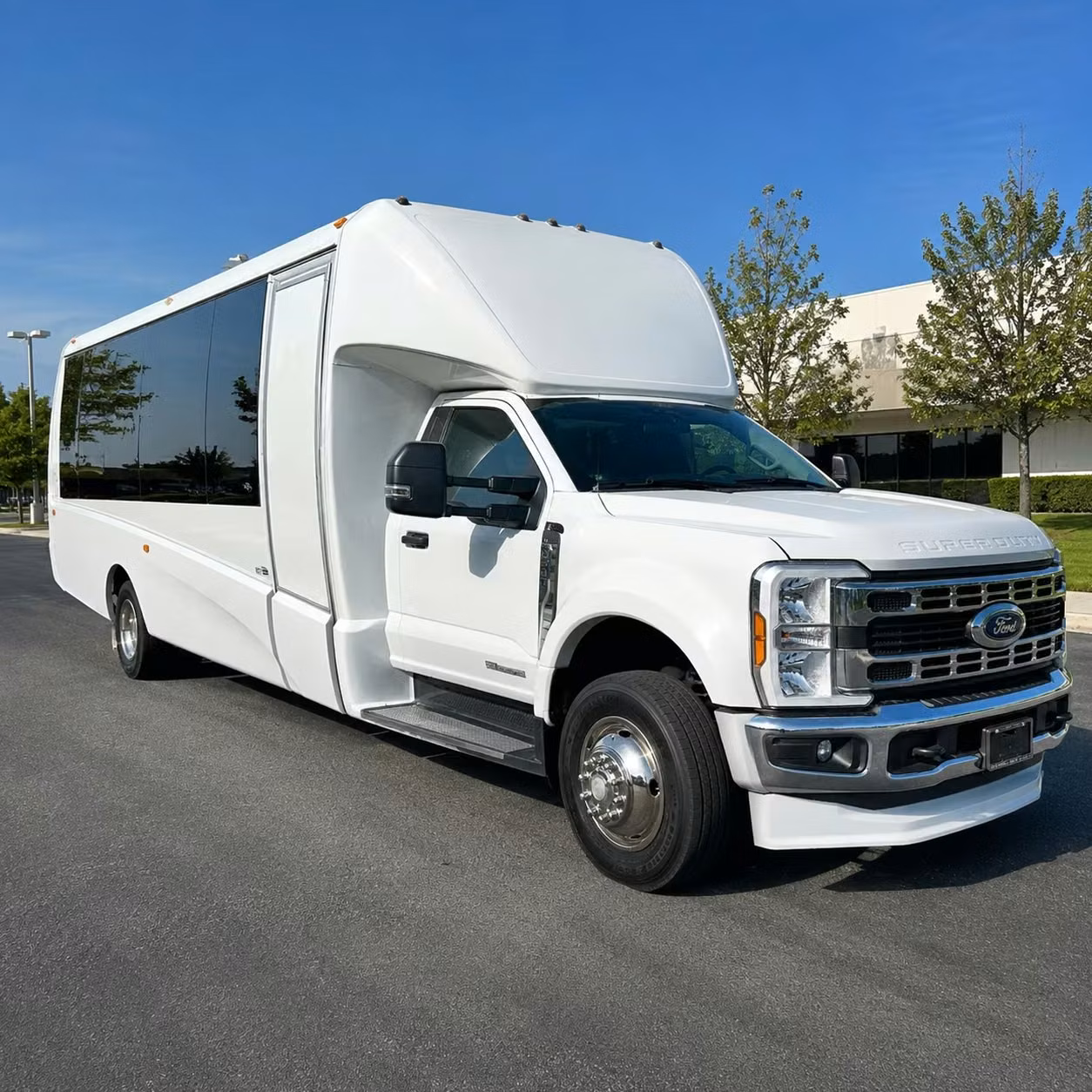 rancho cucamonga 18 passenger minibus rental