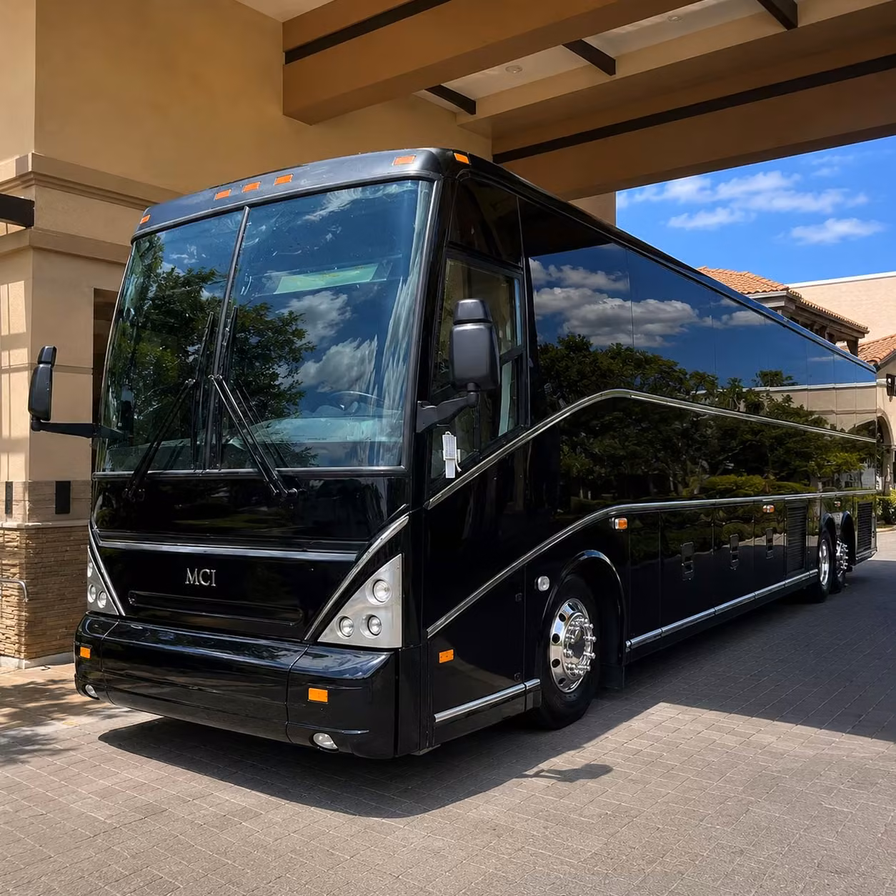shuttle bus rentals for concerts and live events at toyota arena